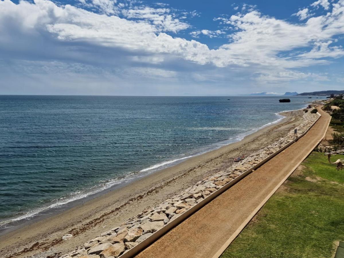 Апартаменти Beachfront, Top Floor Corner 2-Bed, Estepona Paseo Екстер'єр фото