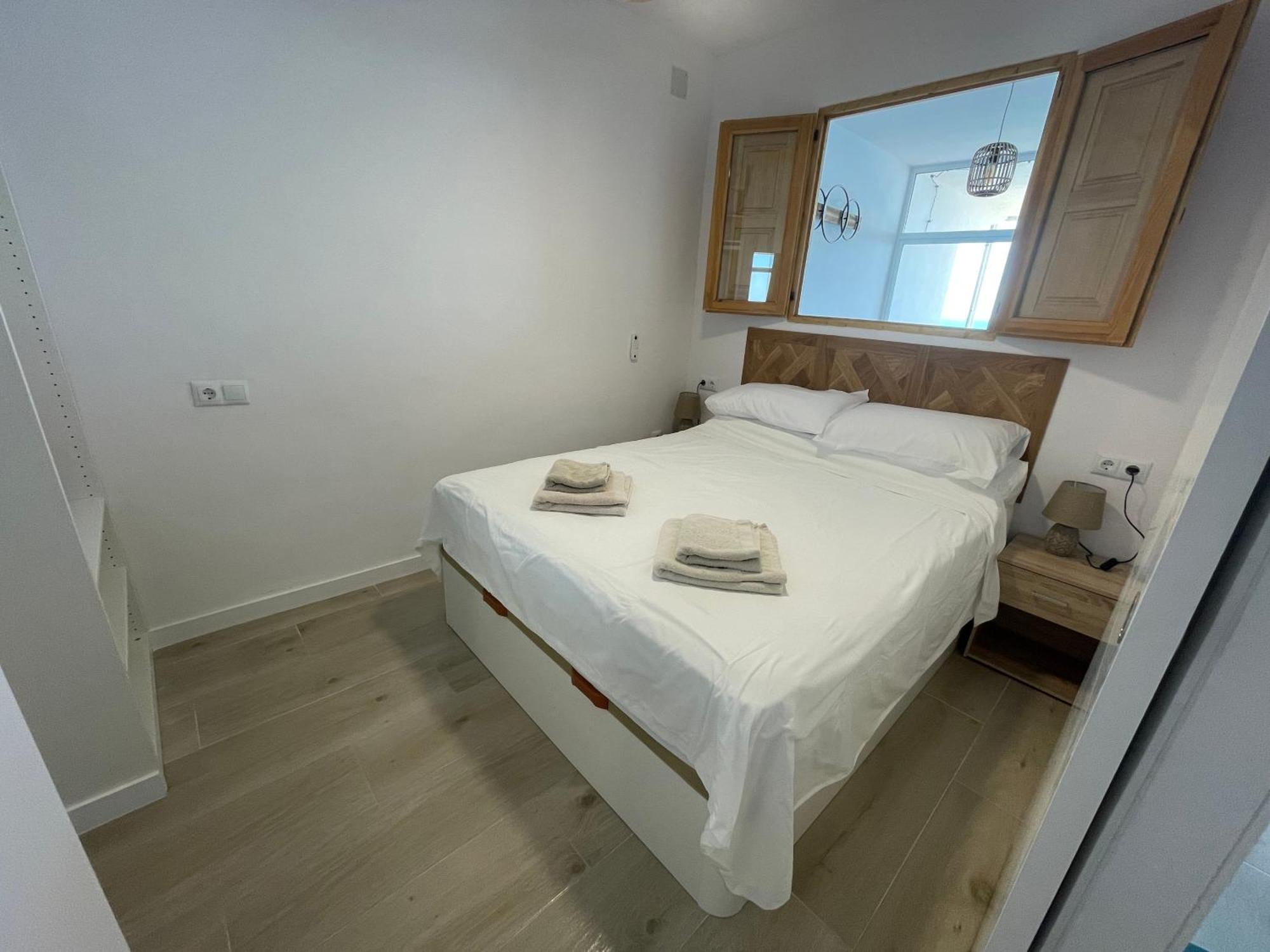 Апартаменти Beachfront, Top Floor Corner 2-Bed, Estepona Paseo Екстер'єр фото