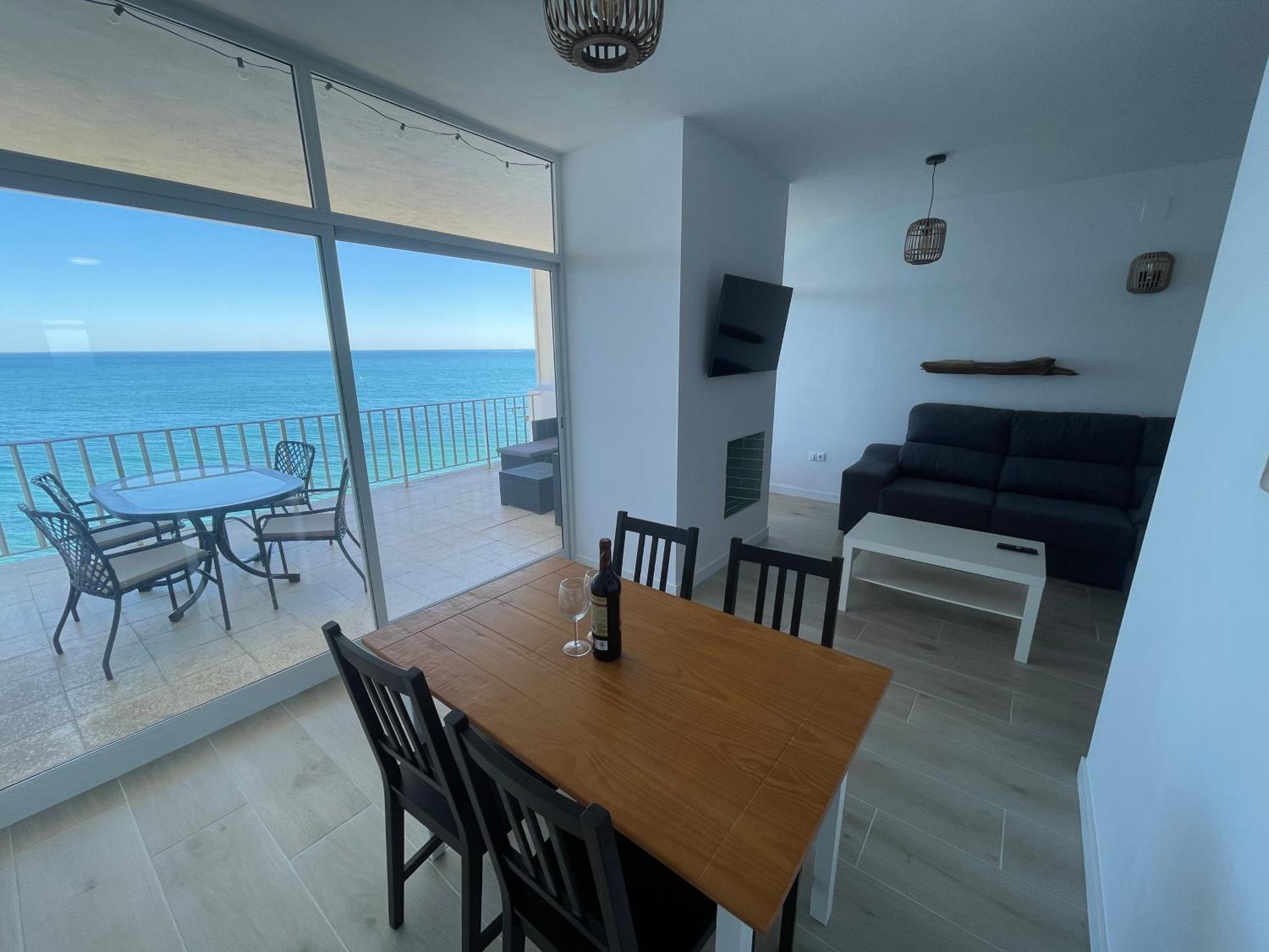 Апартаменти Beachfront, Top Floor Corner 2-Bed, Estepona Paseo Екстер'єр фото